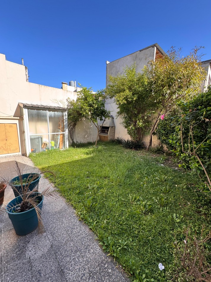 VENTA PH 2 Amb con Jardin y Parrilla Sin Expensas