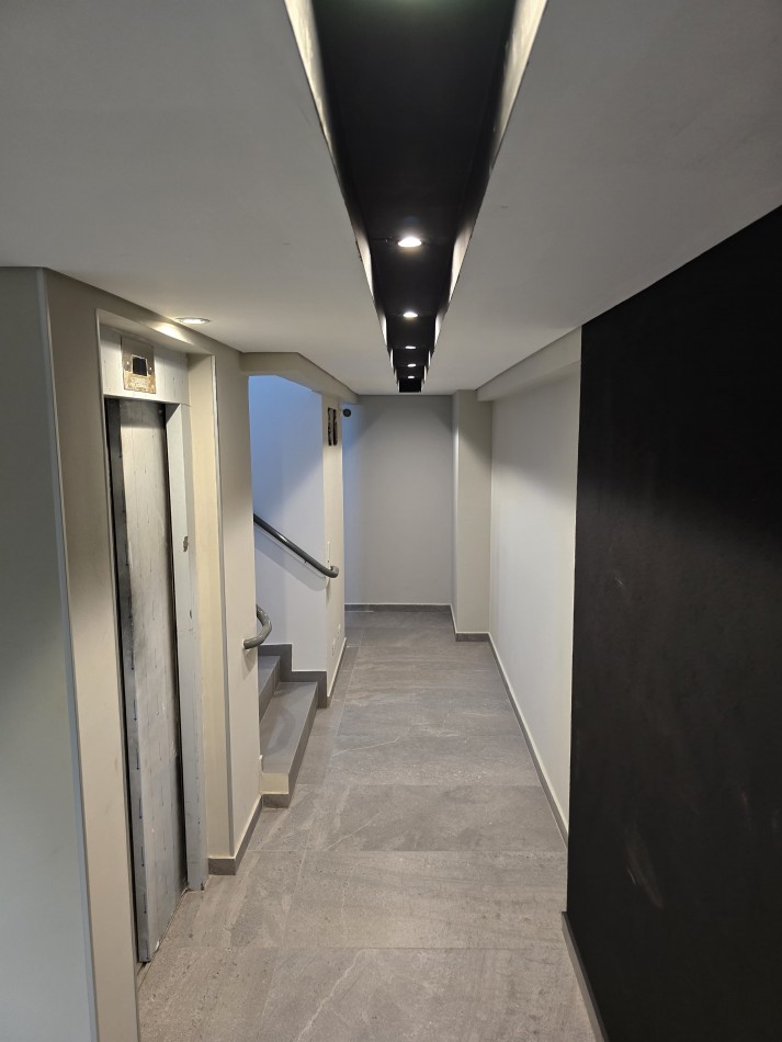 ALQUILADO. ALQUILER. Departamento de 3 Ambientes. VILLA URQUIZA. Al Frente a Estrenar con Toilette, Patio y Parrilla