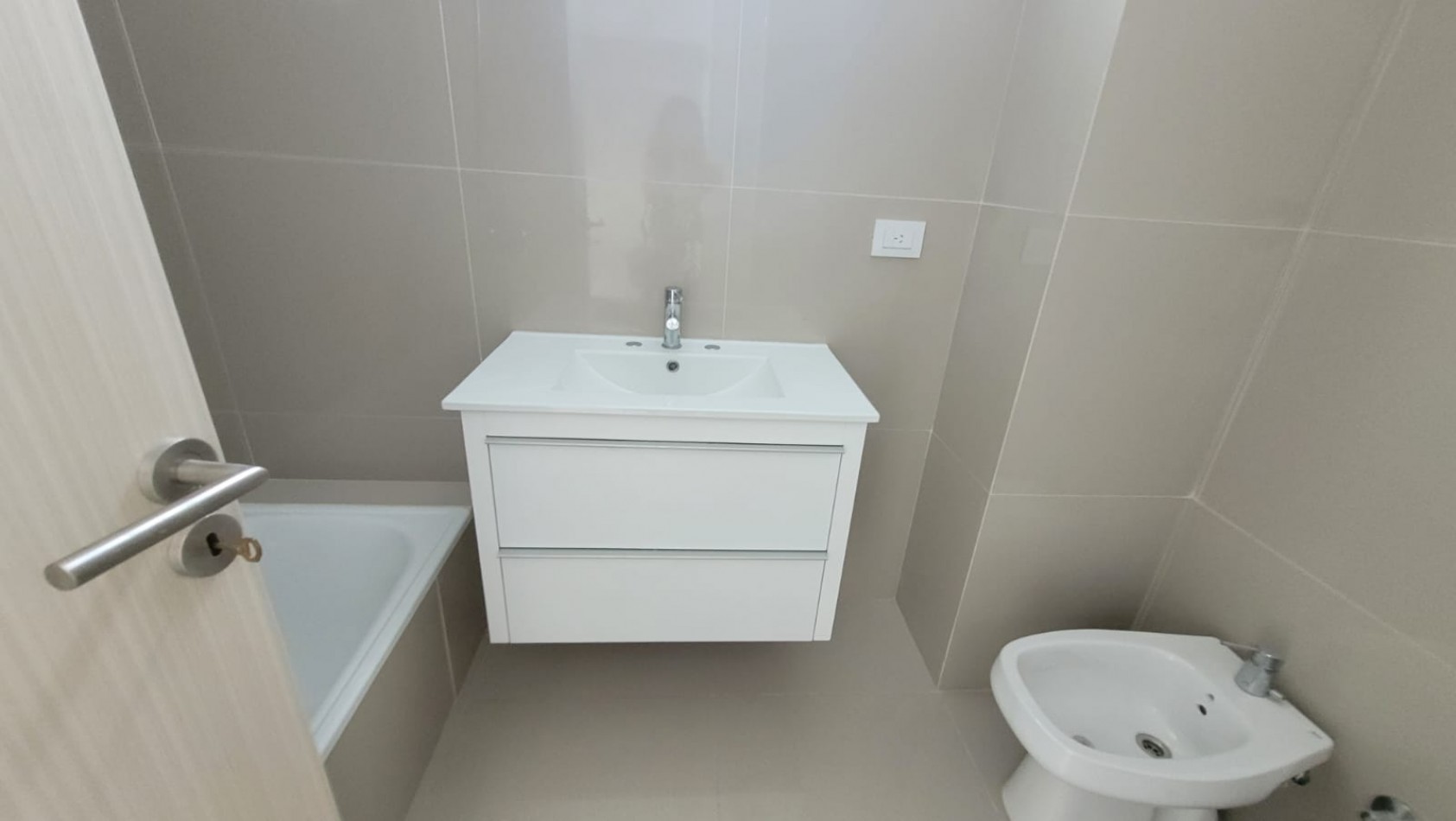 ALQUILADO. Semipiso 2 Ambientes a Estrenar con Balcon. VILLA URQUIZA