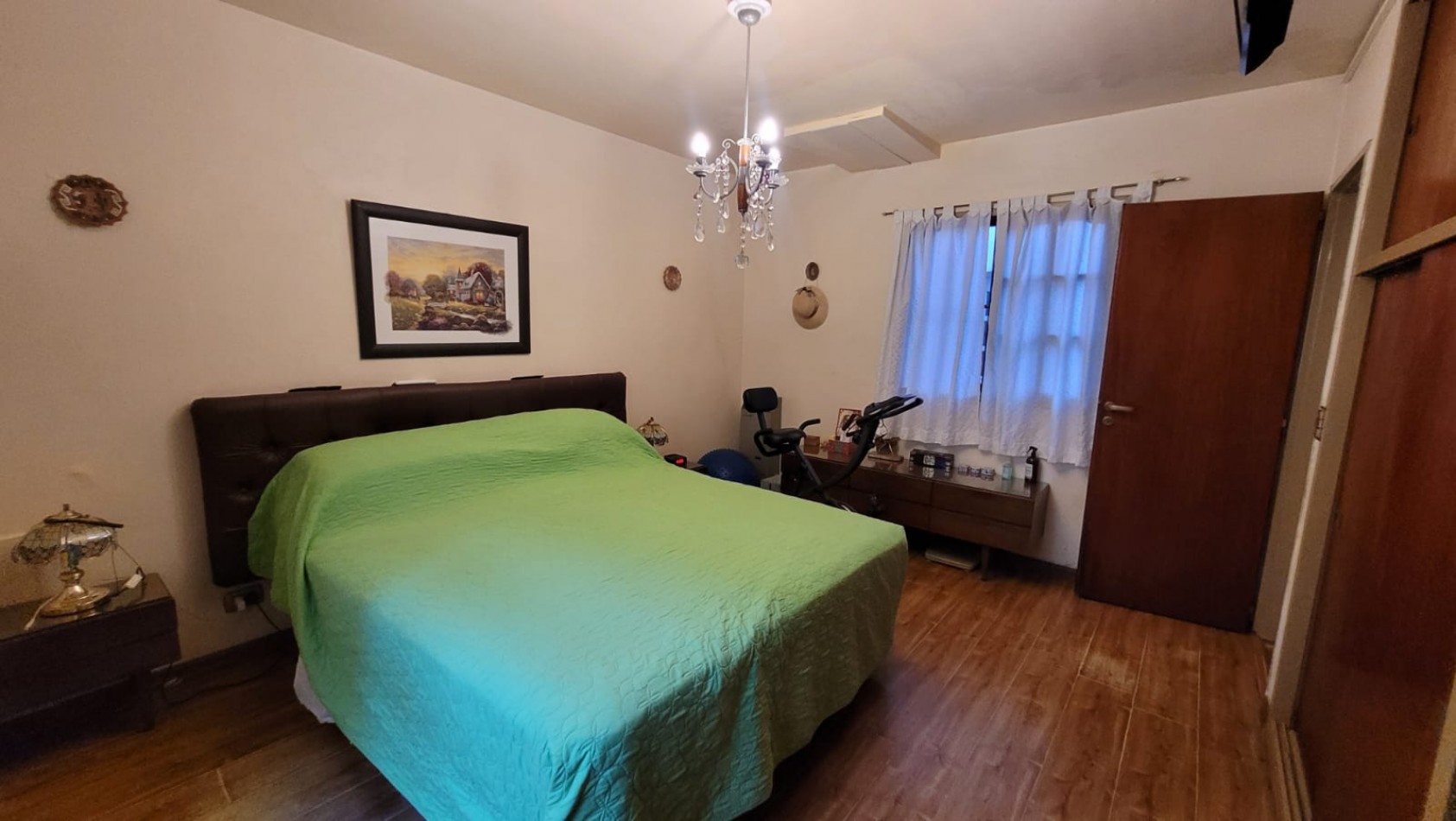 EN VENTA. PH 5 Ambientes tipo duplex.  Cochera, Patios, Terraza y Pileta. SAAVEDRA