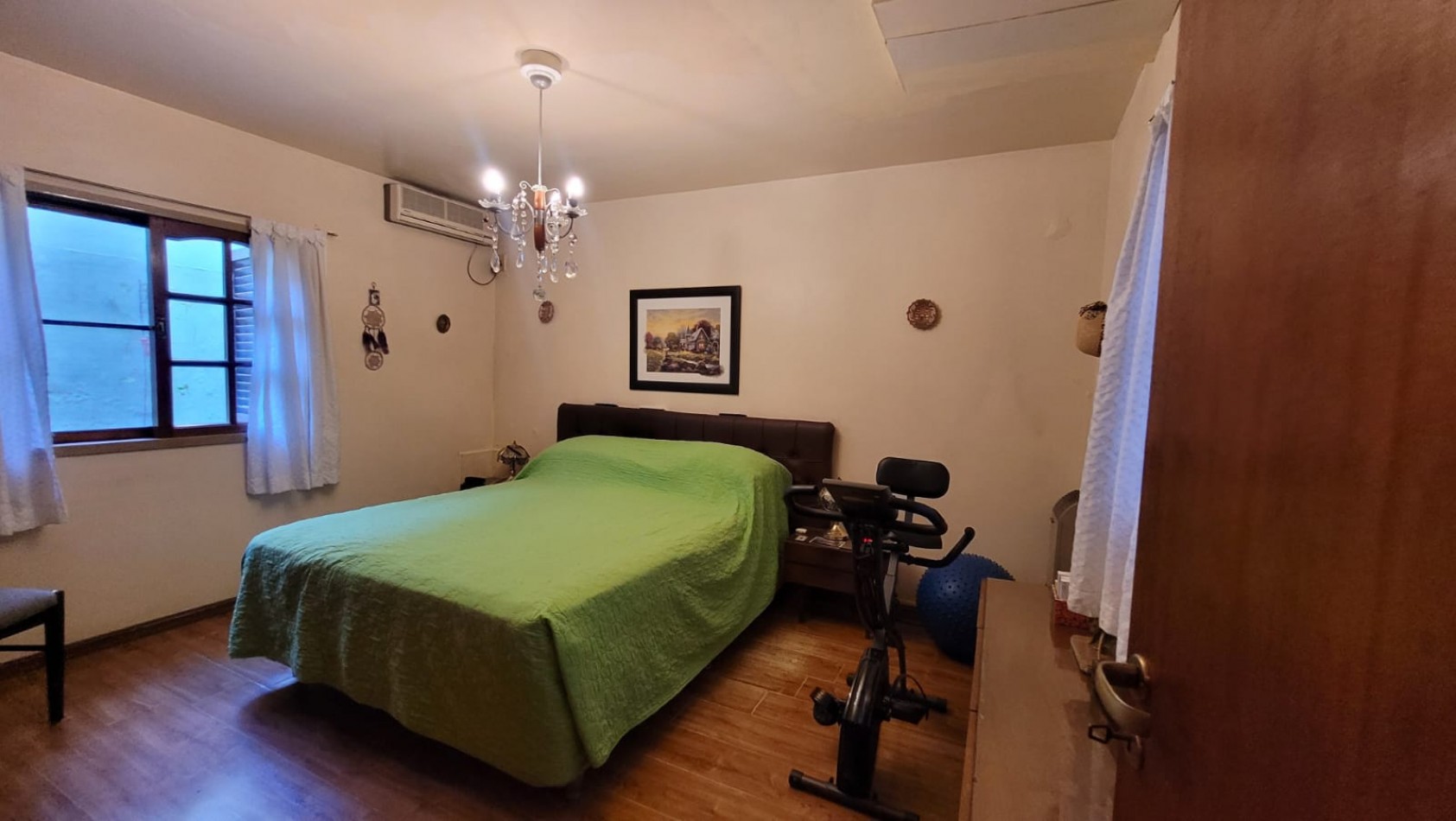 EN VENTA. PH 5 Ambientes tipo duplex.  Cochera, Patios, Terraza y Pileta. SAAVEDRA