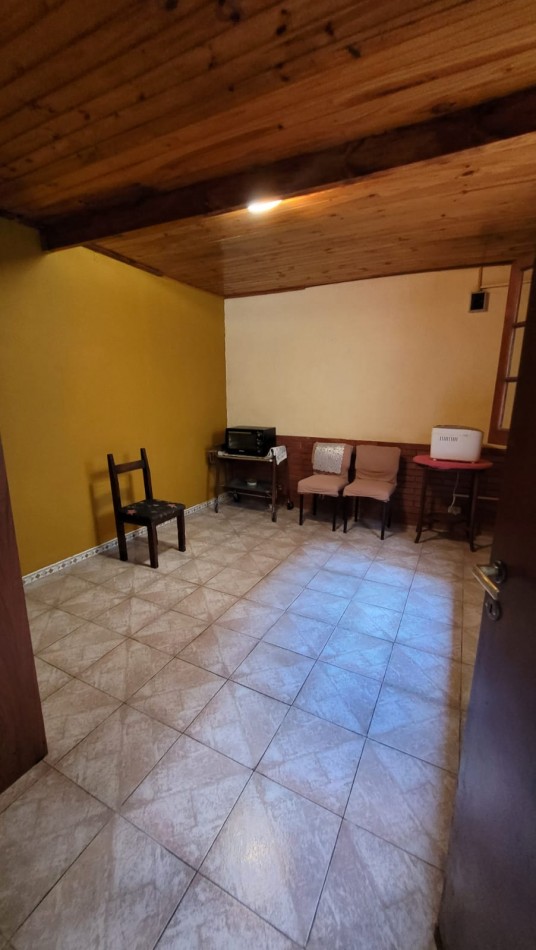 EN VENTA. PH 5 Ambientes tipo duplex.  Cochera, Patios, Terraza y Pileta. SAAVEDRA