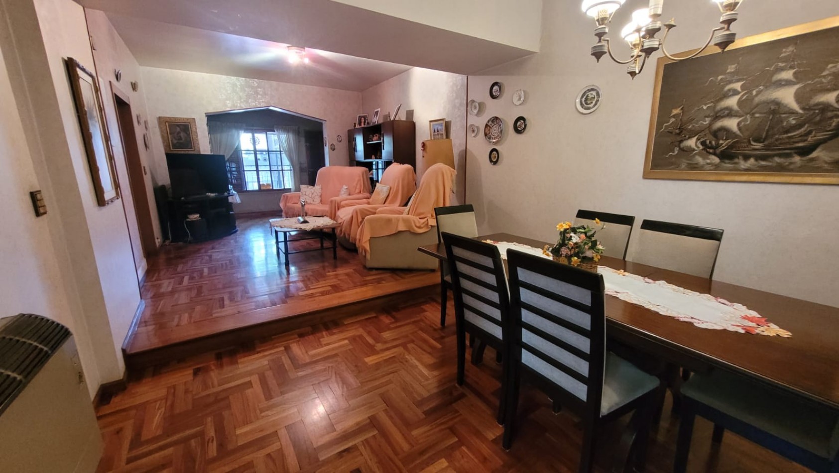 EN VENTA. PH 5 Ambientes tipo duplex.  Cochera, Patios, Terraza y Pileta. SAAVEDRA