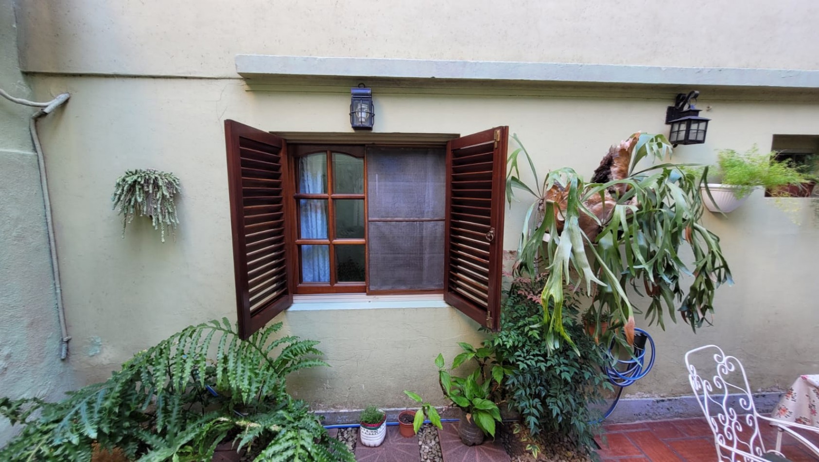 EN VENTA. PH 5 Ambientes tipo duplex.  Cochera, Patios, Terraza y Pileta. SAAVEDRA