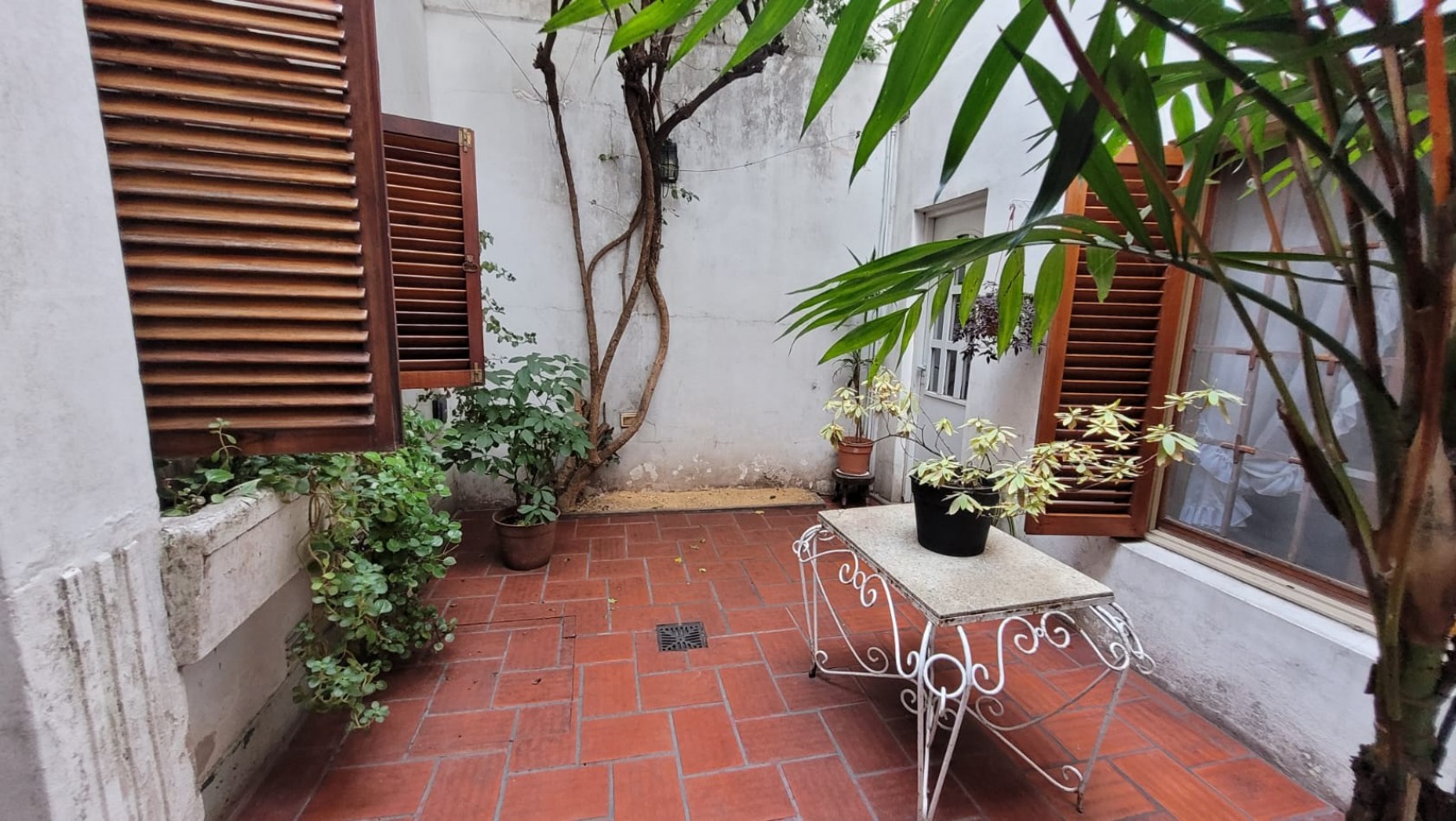 EN VENTA. PH 5 Ambientes tipo duplex.  Cochera, Patios, Terraza y Pileta. SAAVEDRA