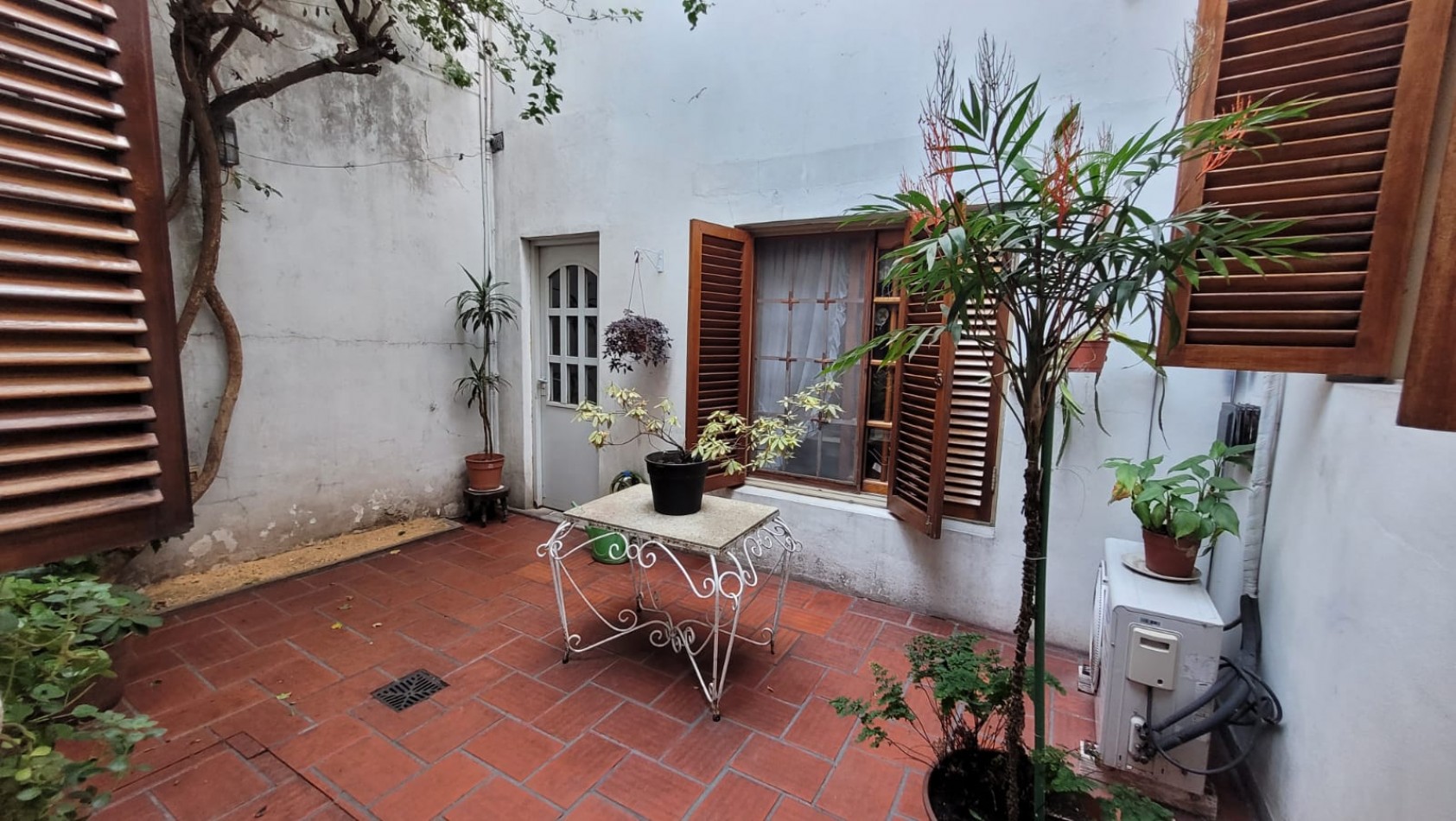 EN VENTA. PH 5 Ambientes tipo duplex.  Cochera, Patios, Terraza y Pileta. SAAVEDRA