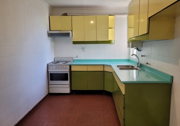 Departamento 2amb Villa Urquiza con cochera fija + balcon 